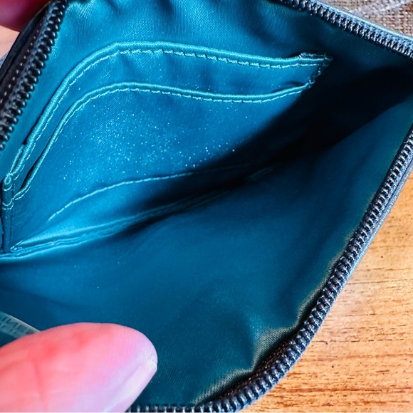 COACH BLACK LEATHER WRISTLET CLUTCH PRELOVED 4.5โH - 6โW - 1/4โD GREAT TOP ZIP - Picture 7 of 8